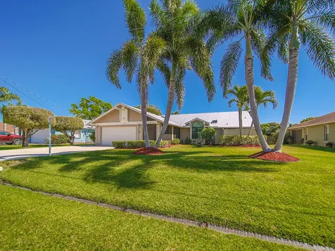 2489 SE Hallahan Street Port St Lucie FL 34952
