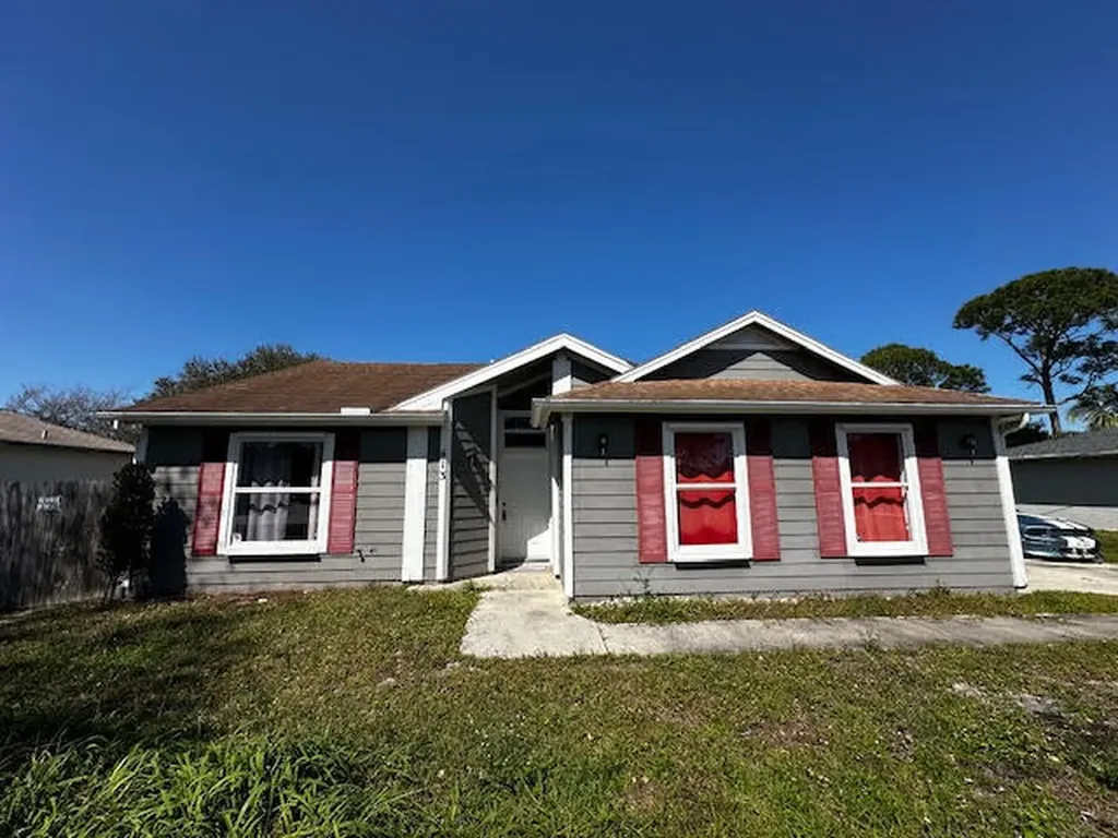 413 SE Strait Avenue Port St Lucie FL 34983