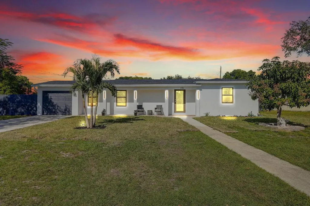 191 SE Castana Court Port St Lucie FL 34983
