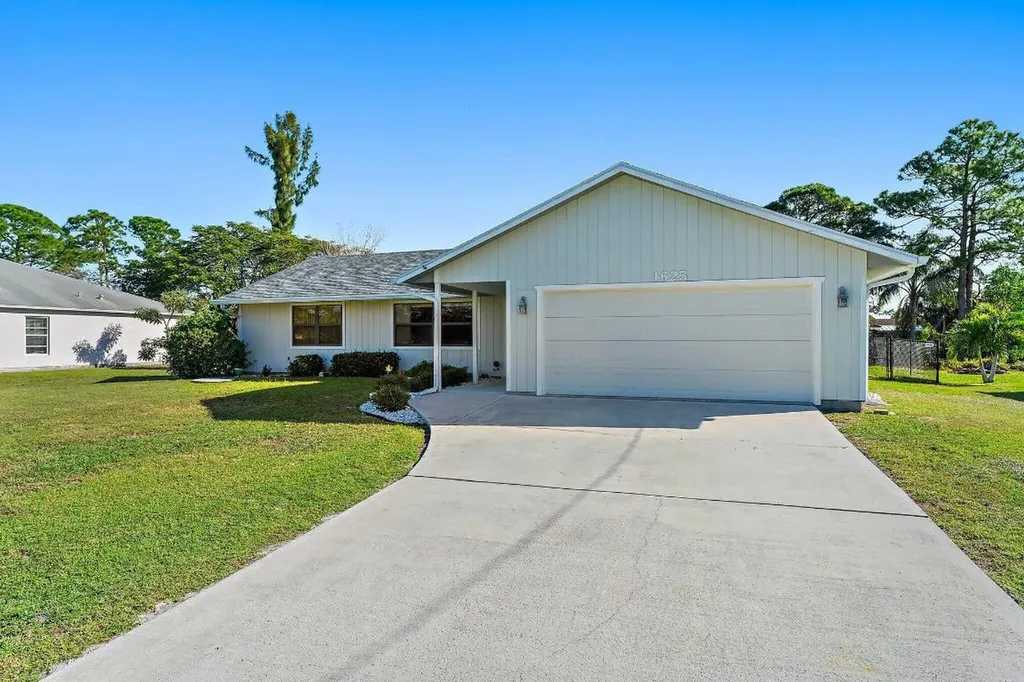 1625 SE Nancy Lane Port St Lucie FL 34983
