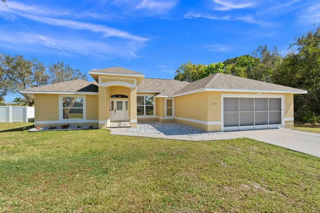 2271 SW Chestnut Lane Port St Lucie FL 34953