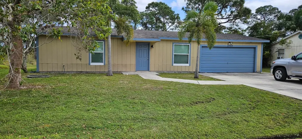 1729 SW Taurus Lane Port St Lucie FL 34984