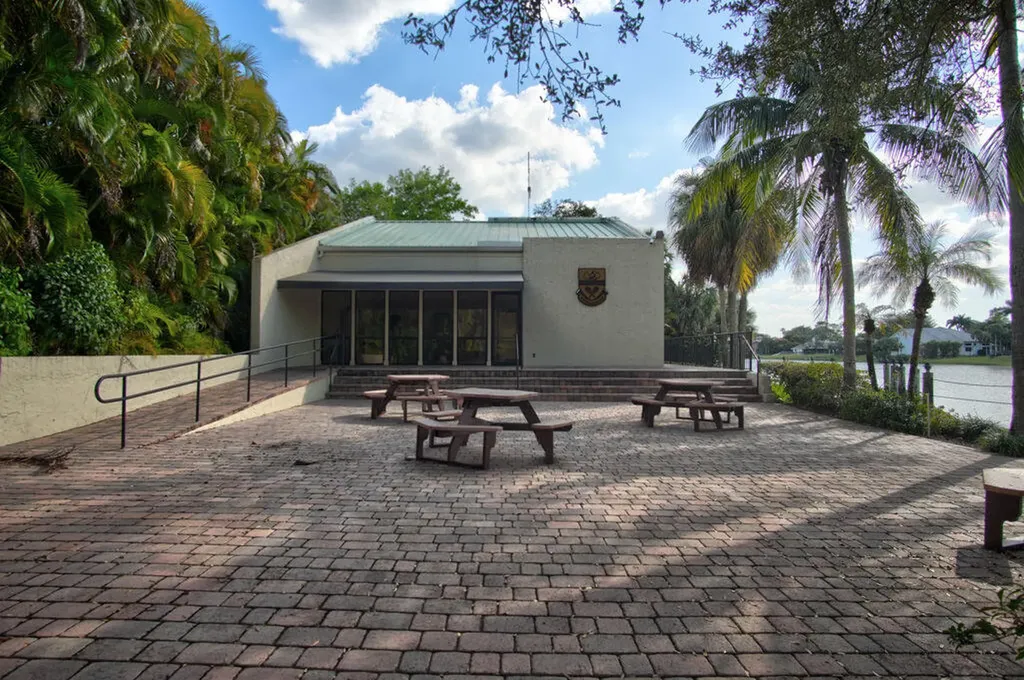 1823 SW 17th Street Boca Raton FL 33486