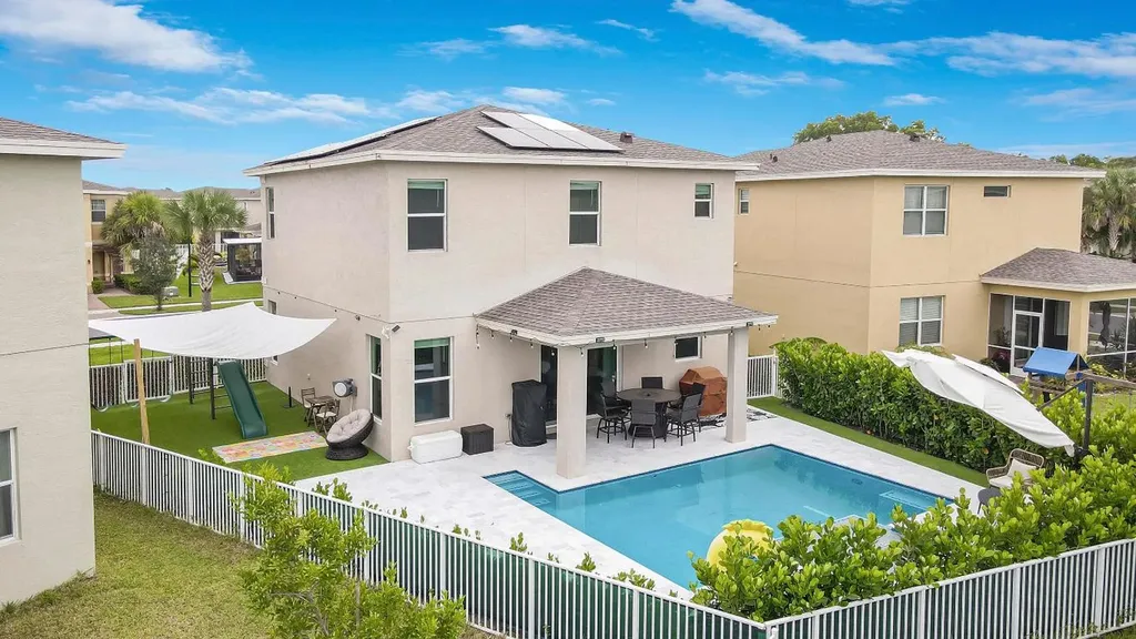 2010 NW Cataluna Circle Port St Lucie FL 34986