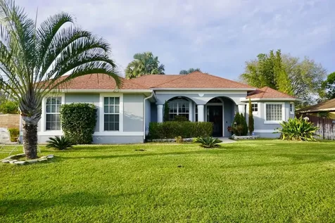 1085 SW Liberty Avenue Port St Lucie FL 34953