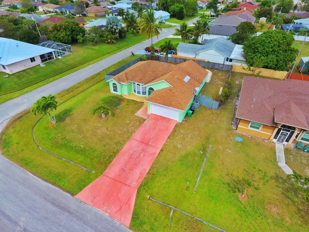 425 SW Fifer Avenue Port St Lucie FL 34953