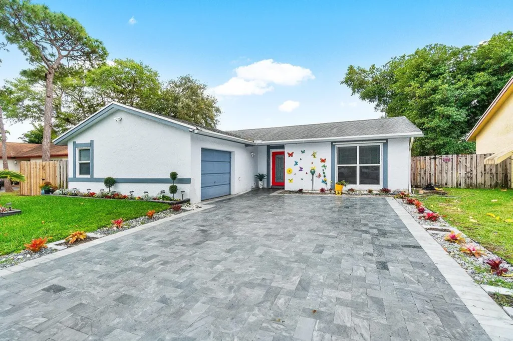 8550 NW 47th Court Lauderhill FL 33351