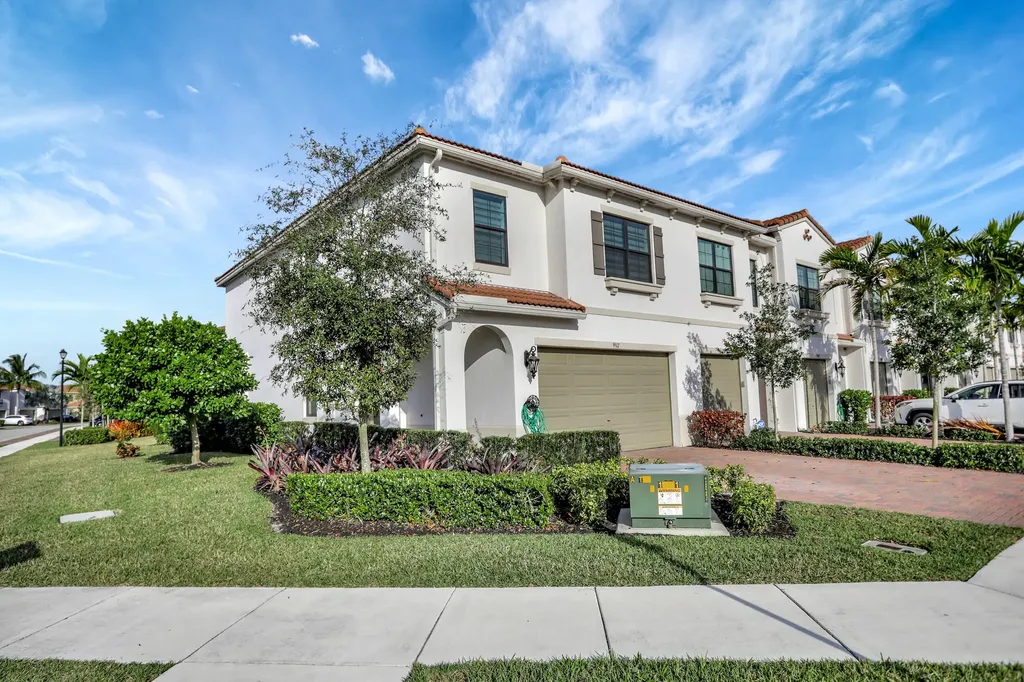 9517 Glider Way Boca Raton FL 33428
