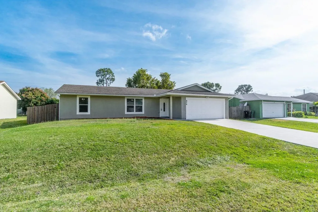 474 SW Meadow Terrace Port St Lucie FL 34984