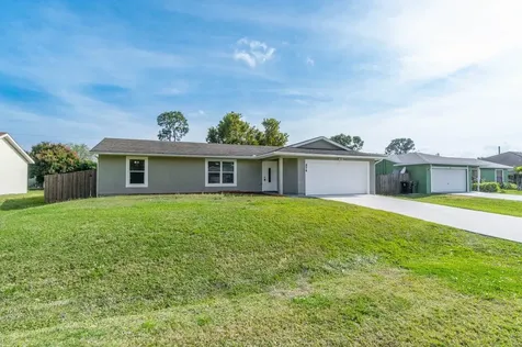 474 SW Meadow Terrace Port St Lucie FL 34984