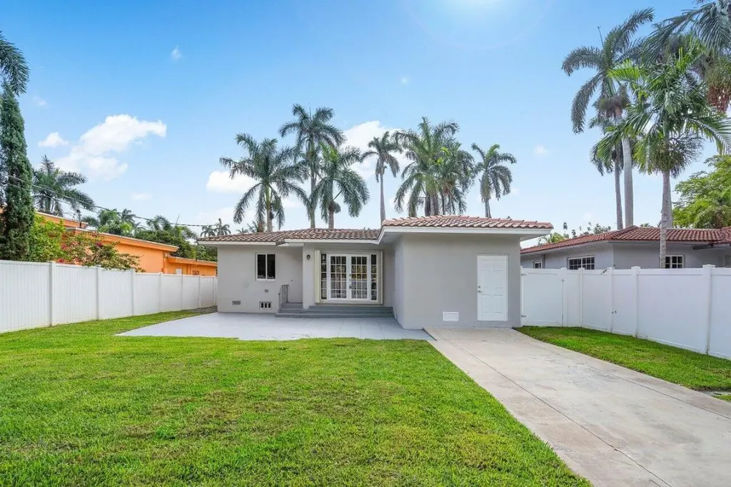 1319 Polk Street Hollywood FL 33019