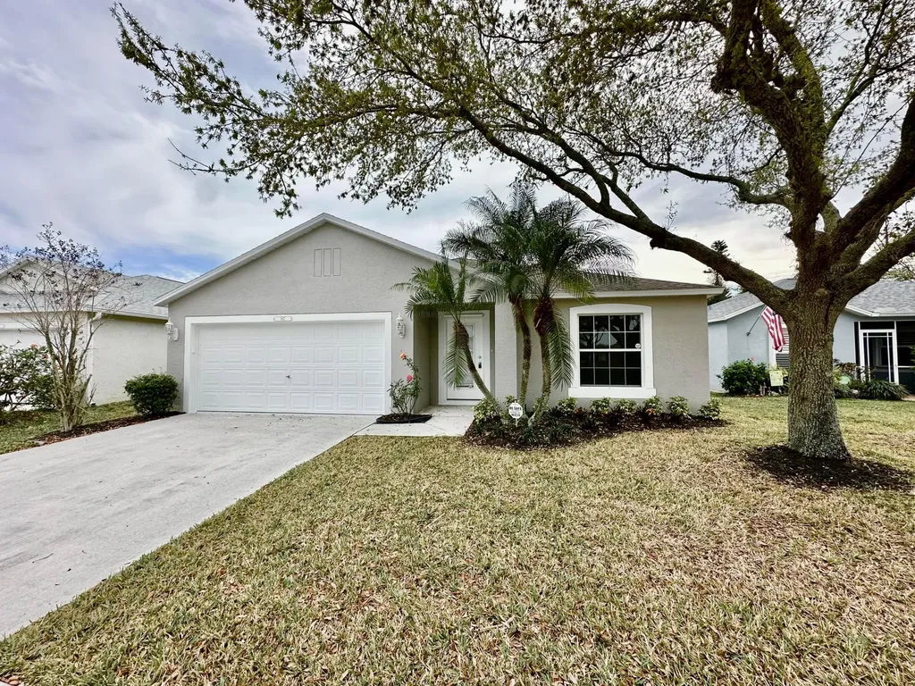 967 E 13th Square Vero Beach FL 32960