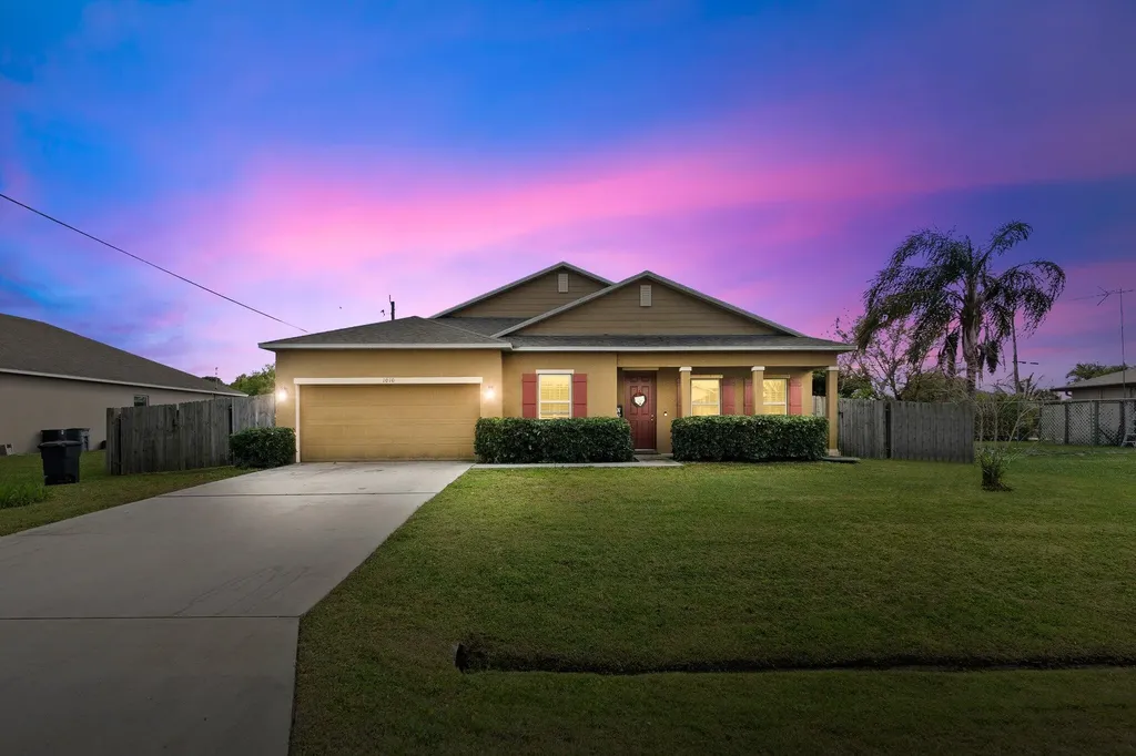 1010 SW Cornelia Avenue Port St Lucie FL 34953