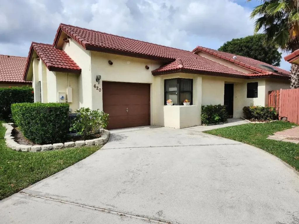 620 SW 113th Terrace Pembroke Pines FL 33025