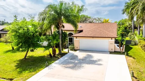 2574 SE Charleston Drive Port St Lucie FL 34952