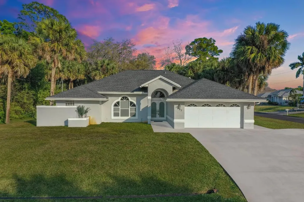 2397 SW Dodge Terrace Port St Lucie FL 34953