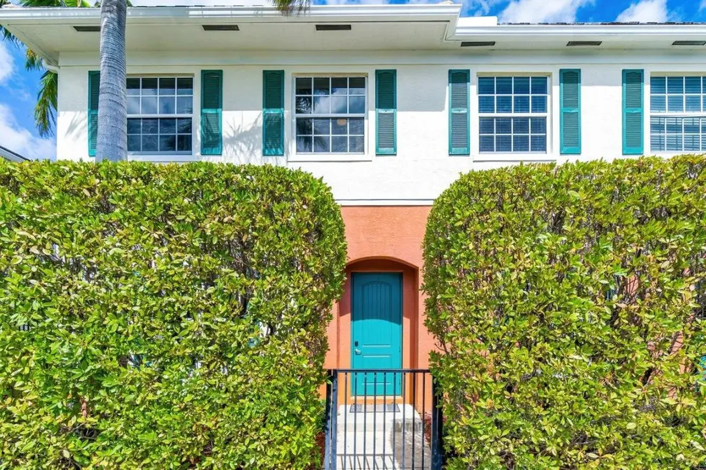 258 SW 7th Court Pompano Beach FL 33060