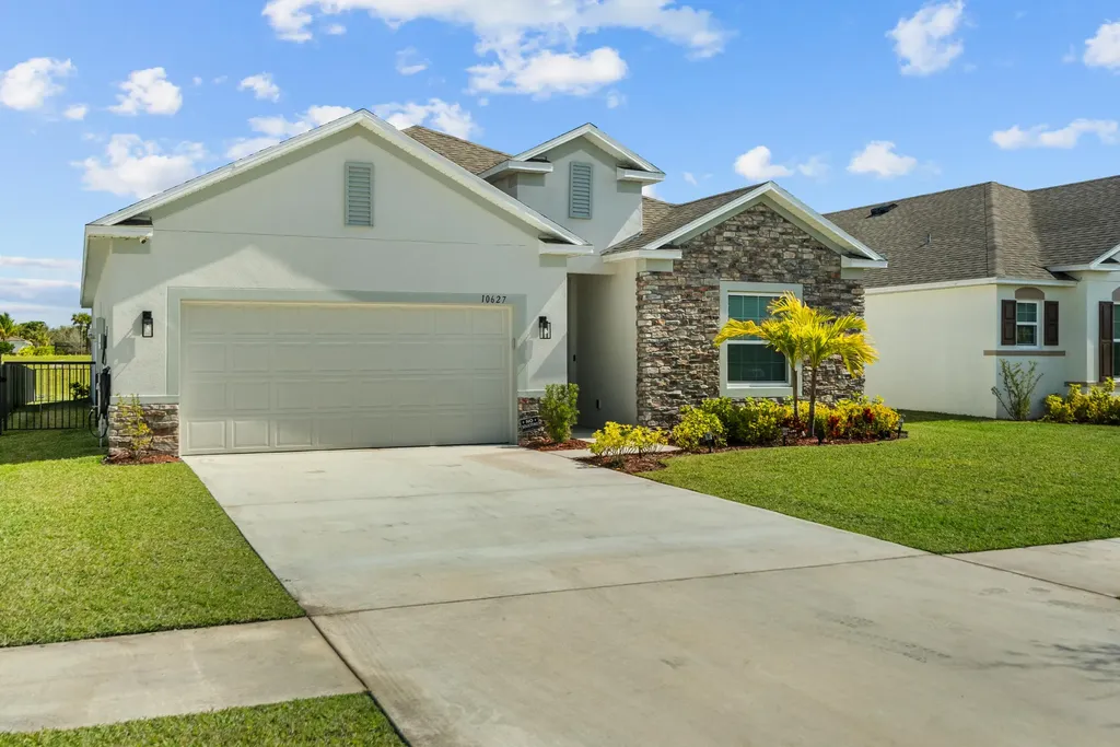 10627 SW Vasari Way Port St Lucie FL 34987