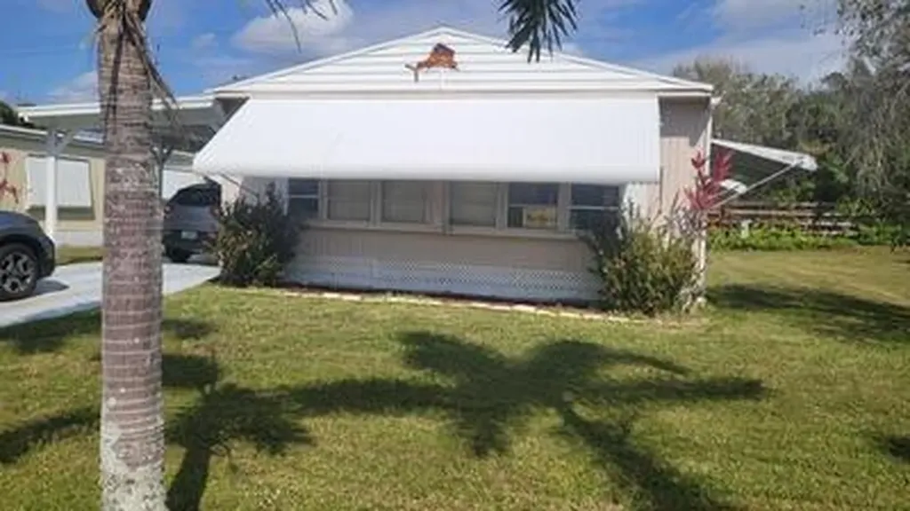 33 Camino Del Rio Port St Lucie FL 34952
