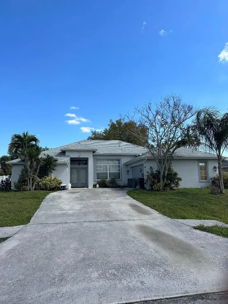 601 SW Cynthia Street Port St Lucie FL 34983