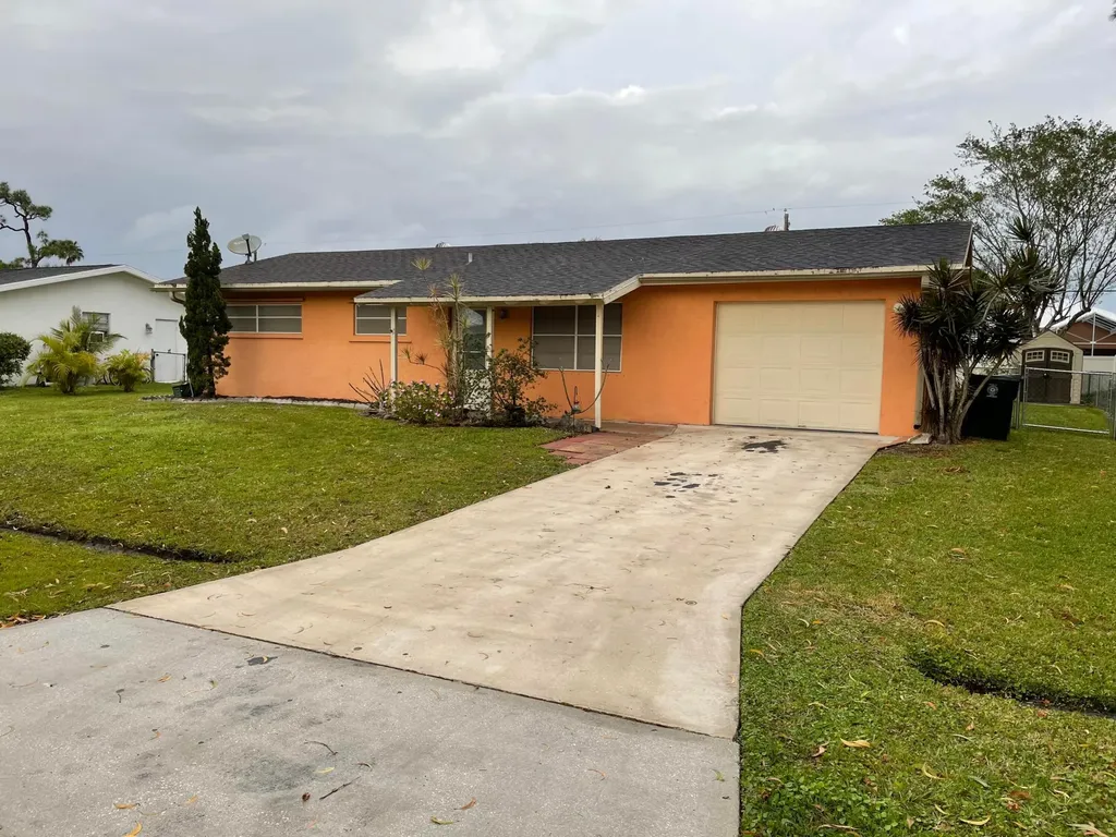 1397 SE Odonnell Lane Port St Lucie FL 34983