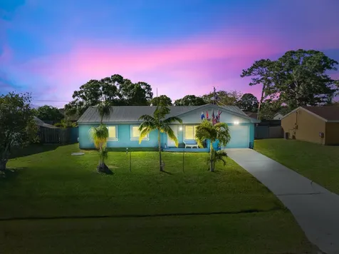 374 SE Dalva Avenue Port St Lucie FL 34984