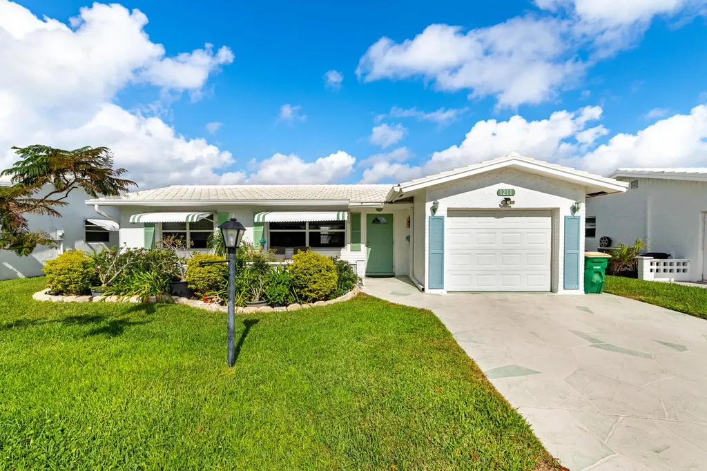 1211 SW 21st Avenue Boynton Beach FL 33426