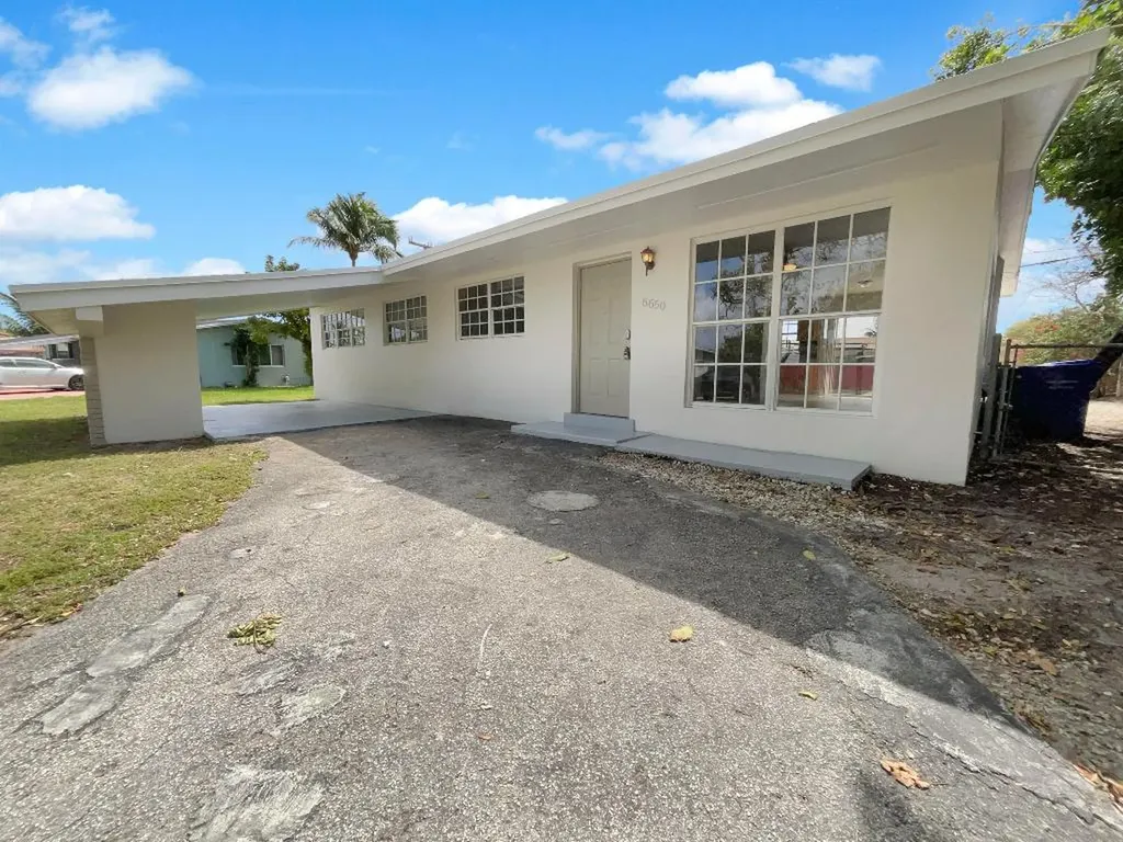 6650 Eaton Street Hollywood FL 33024