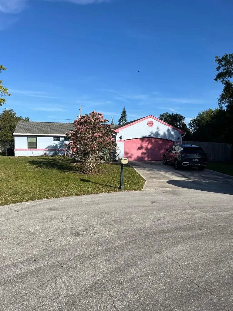 2592 SE Kaycee Court Port St Lucie FL 34952