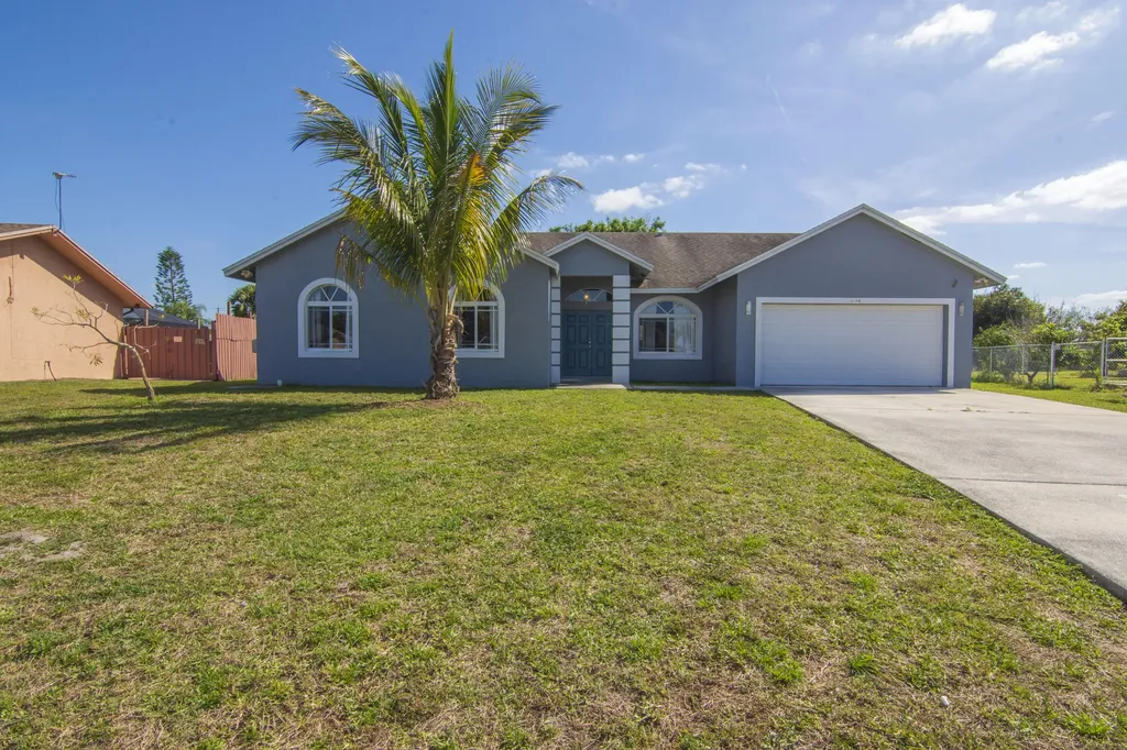 694 SW Pueblo Terrace Port St Lucie FL 34953