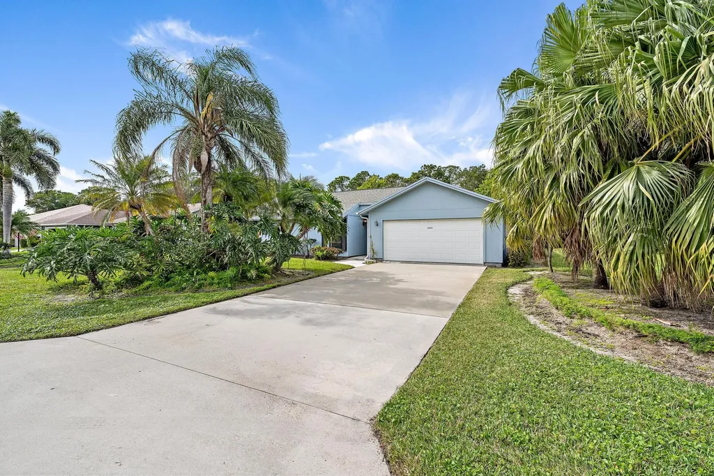 7824 SE Lexington Avenue Hobe Sound FL 33455