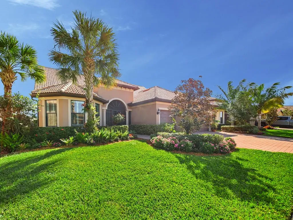 317 SE Huntington Circle Port St Lucie FL 34984