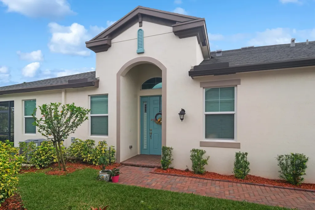 12854 SW Lake Fern Circle Port St Lucie FL 34987