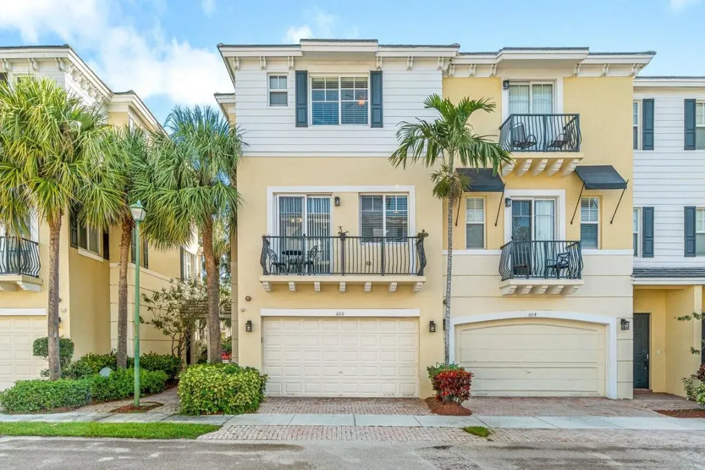 606 NW 38th Circle Boca Raton FL 33431