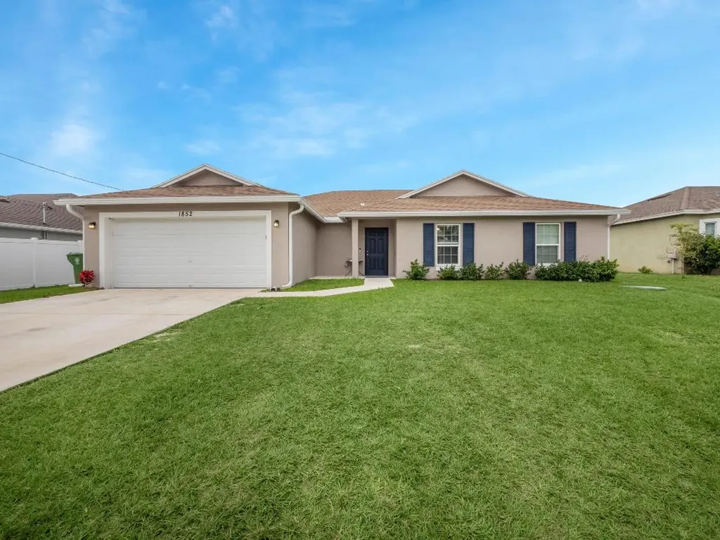 1852 SW Monterrey Lane Port St Lucie FL 34953