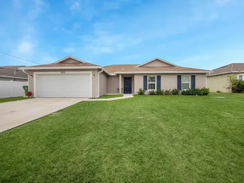 1852 SW Monterrey Lane Port St Lucie FL 34953