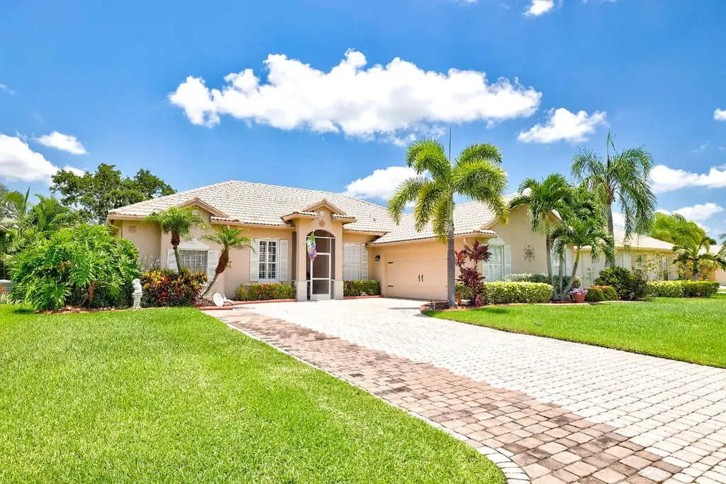 416 NW Canterbury Court Port St Lucie FL 34983