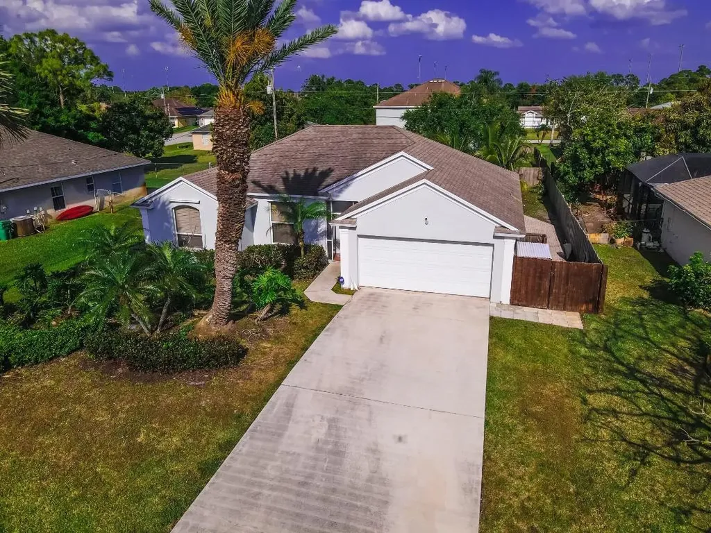 3274 SE Quay Street Port St Lucie FL 34984