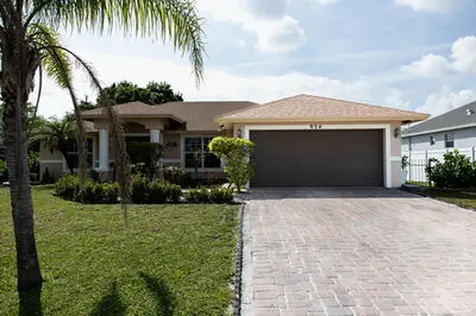 934 SW Fisherman Avenue Port St Lucie FL 34953