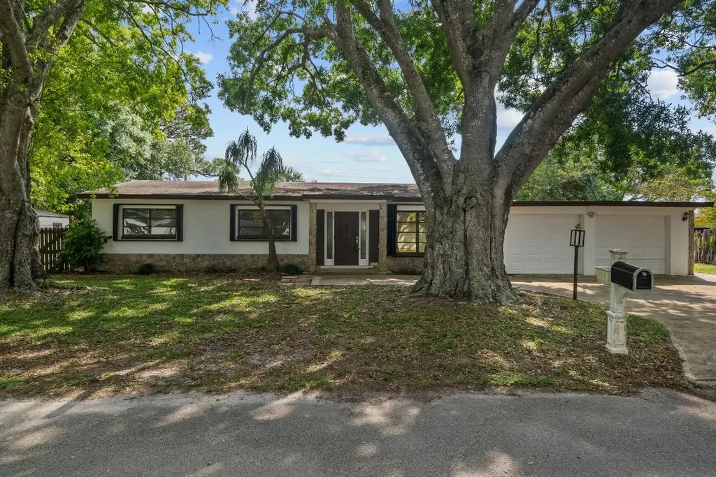 333 Hosbine Street Fort Pierce FL 34982