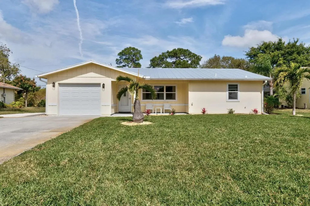202 Delaware Avenue Sebastian FL 32958