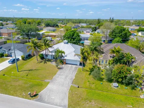 526 NW Bayshore Boulevard Port St Lucie FL 34983