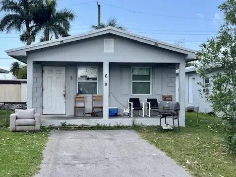 629 Amaryllis Avenue Pahokee FL 33476
