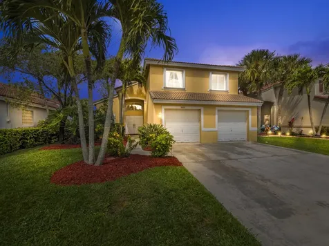 5025 Prairie Dunes Village Circle Lake Worth FL 33463