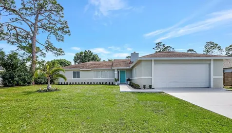 782 SE Sweetbay Avenue Port St Lucie FL 34983