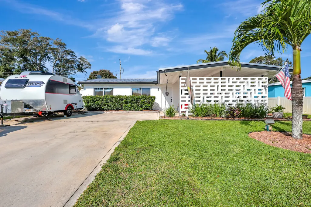 759 Hibiscus Drive Royal Palm Beach FL 33411