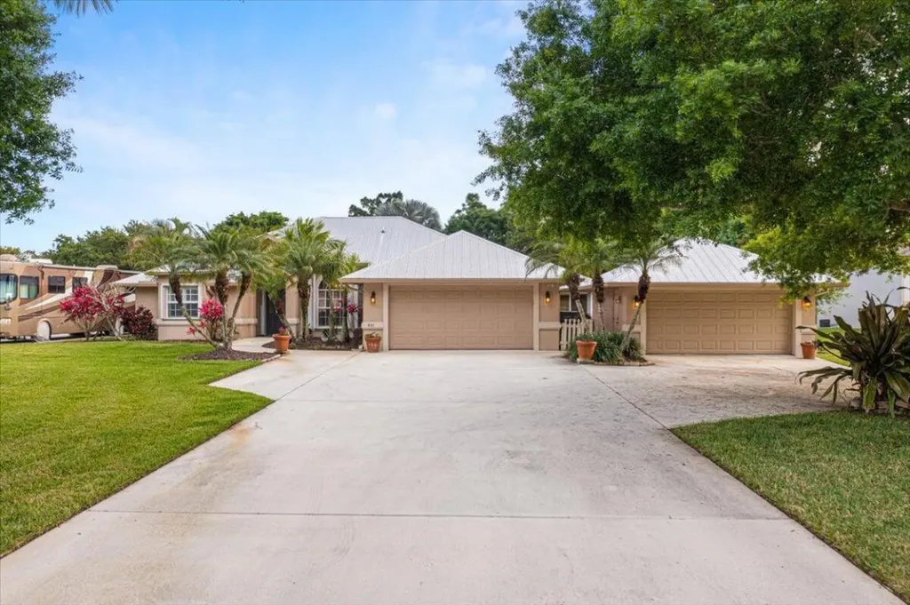 891 Woodlands Drive Port St Lucie FL 34952