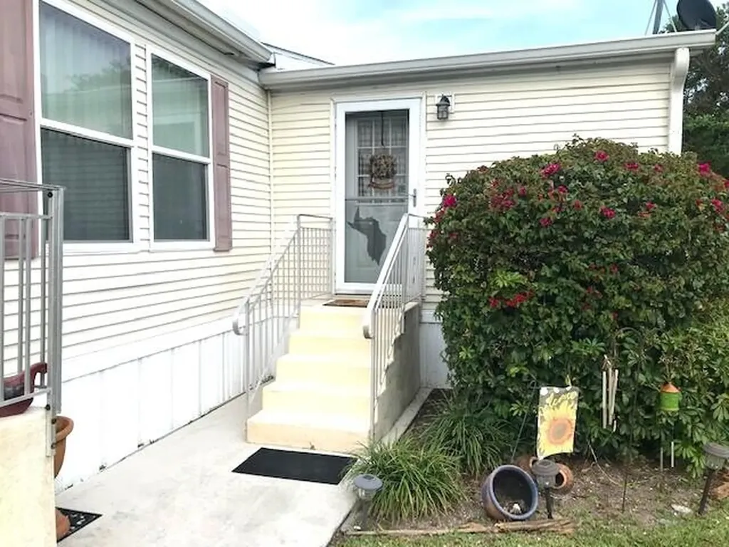 20 Madrid Lane Port St Lucie FL 34952