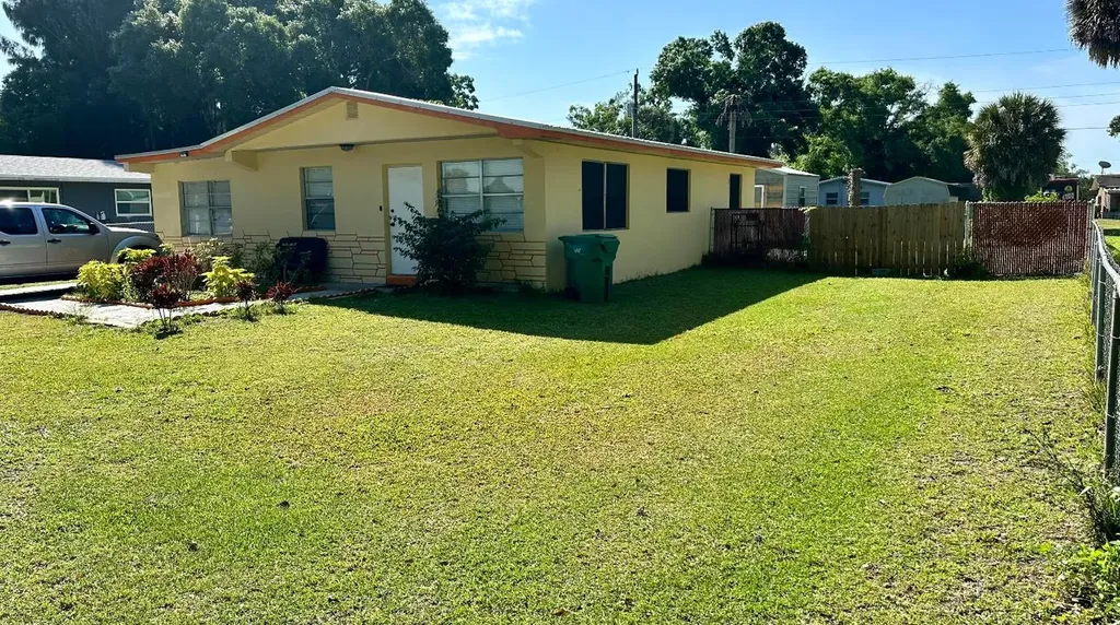 911 NW 12th Street Okeechobee FL 34972