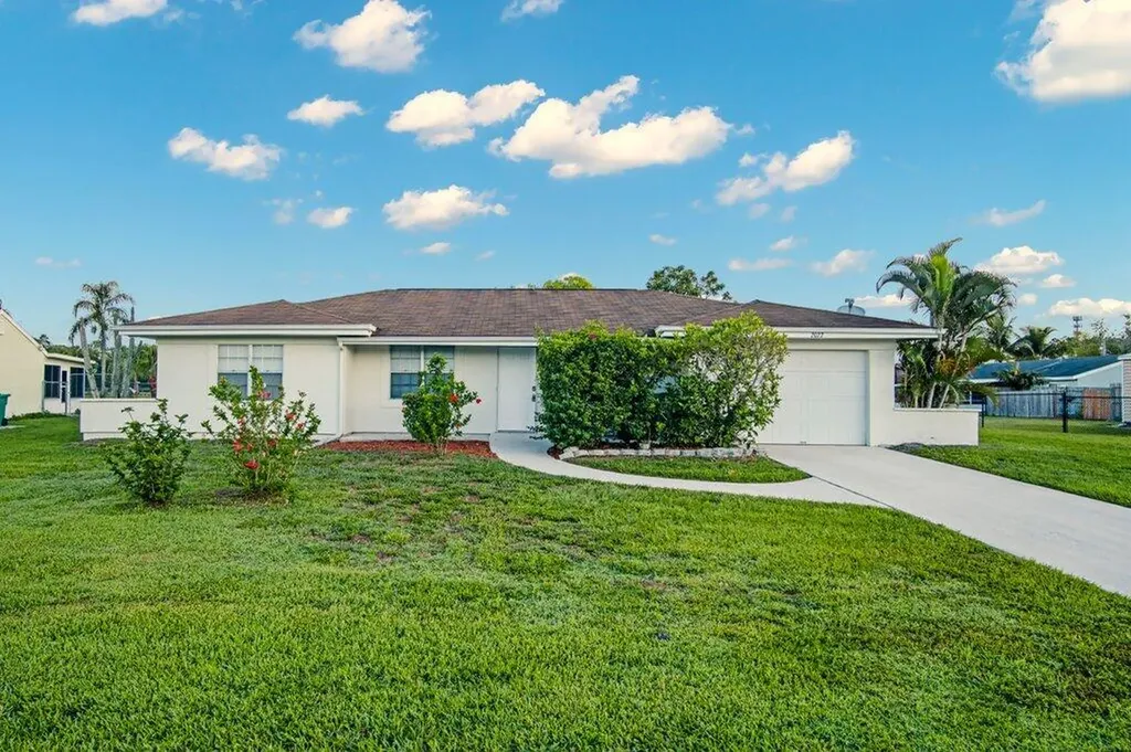 2022 SE Oxmoor Terrace Port St Lucie FL 34952